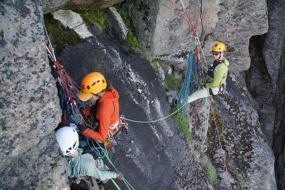 Hanging belay at Cougar Buttress